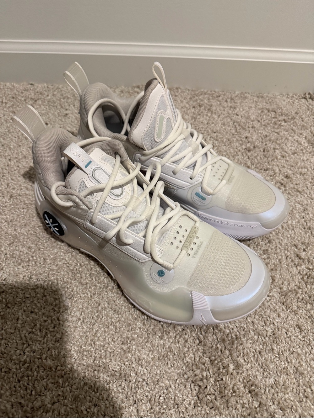 Way of Wade 10 Low ‘White Hot’ Men’s Size 6.5